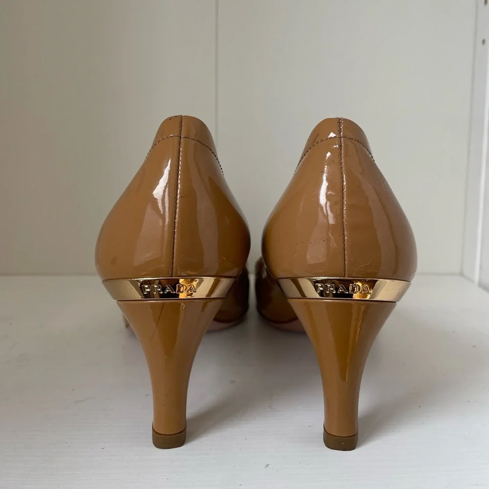 Beautiful Prada Heels Size 38.5 - Picture 4 of 12